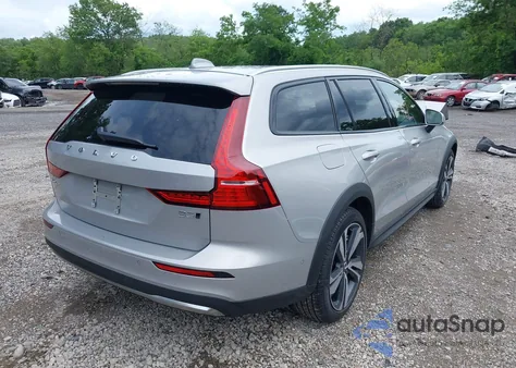 2025 Volvo V60 Cross Country B5 Plus from USA, damaged, VIN YV4L12WK4S2149577